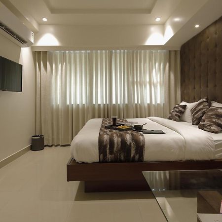 Hotel Ariana Residency Mumbai Exterior foto